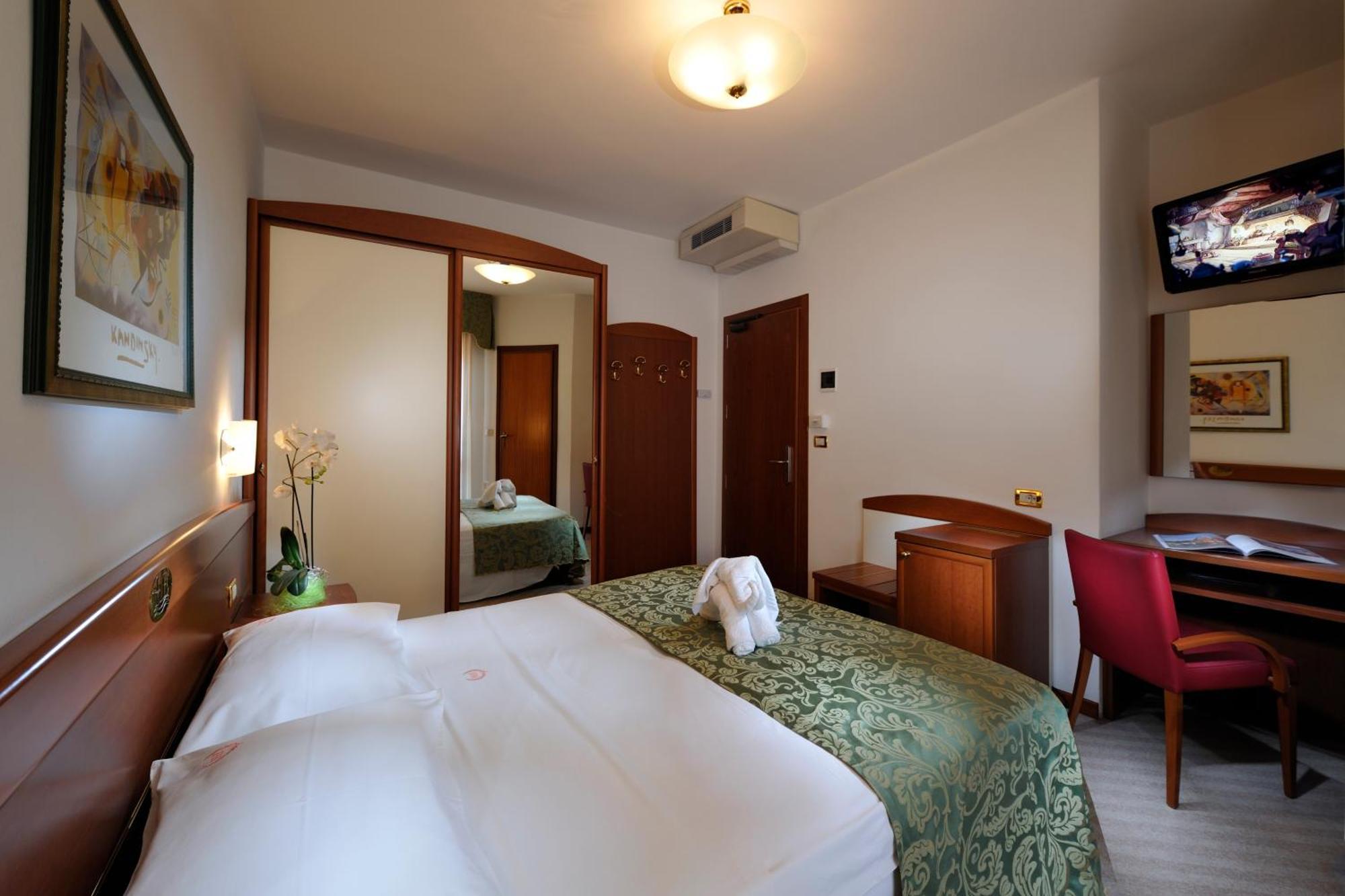 Hotel Eden بيبيوني المظهر الخارجي الصورة