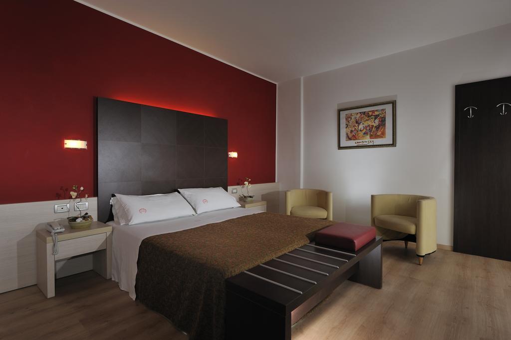 Hotel Eden بيبيوني الغرفة الصورة